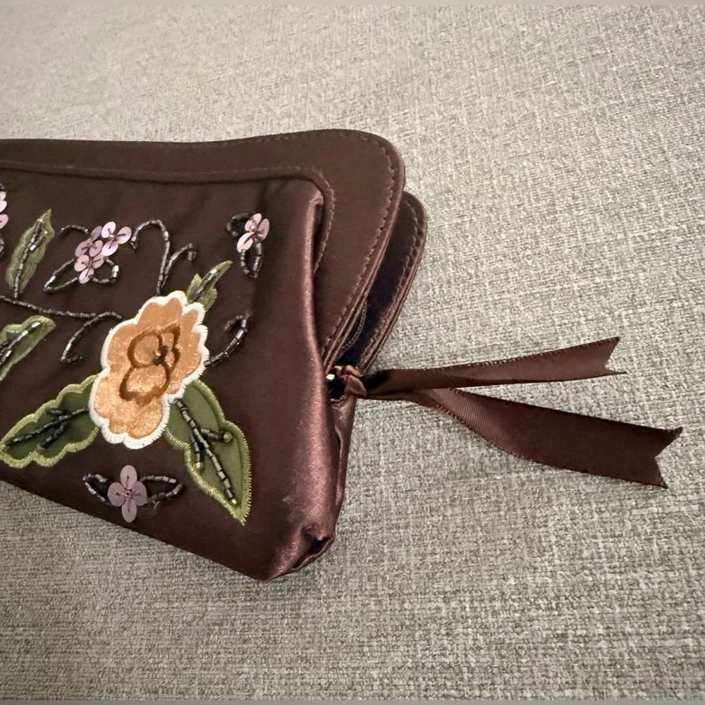Avon elegant embroidered
